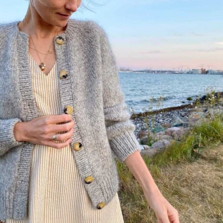 Petite Knit - Novice Cardigan Chunky Edition