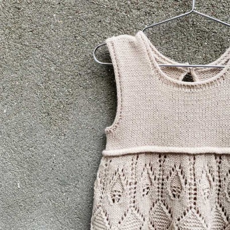 Knitting for Olive Lace Dress Anleitung und Wolle