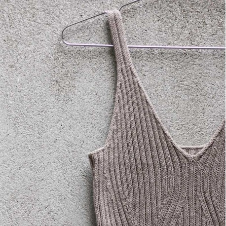 Y-Top von Knitting for Olive Anleitung und Wolle