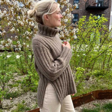 Hazel Sweater PetiteKnit Strickkit