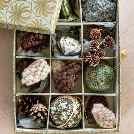 Sandnes Tema 69-16 Zapfen Häkelset