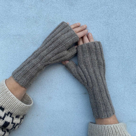 Knitting for Olive Nuuk Gloves Strickset