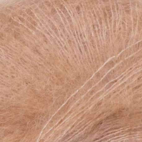 Majo Pearl Mohair Almond Detail