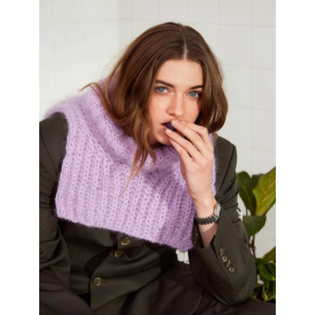 Sandnes 2403 3ABC Hannah Neck Strickset