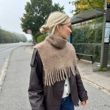Petite Knit Nora Neck Wollpaket
