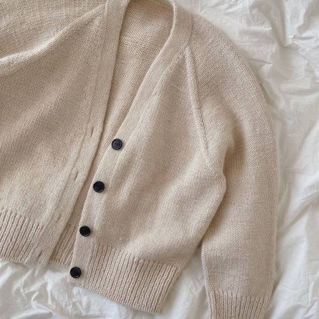 Champagne Cardigan PetiteKnit Strickanleitung und Wolle