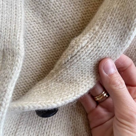 Champagne Cardigan PetiteKnit Strickanleitung und Wolle