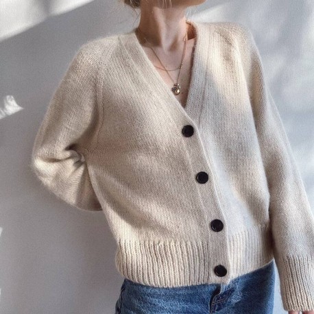 Champagne Cardigan PetiteKnit Strickanleitung und Wolle