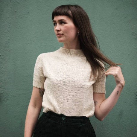 Collett Tee Witre Design Strickanleitung und passende Wolle