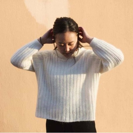 Eira Sweater Novemberknits Strickanleitung und Wolle