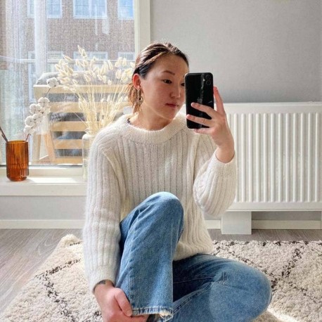 Eira Sweater Novemberknits Strickanleitung und Wolle