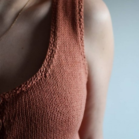 Retro Button Top Witre Design